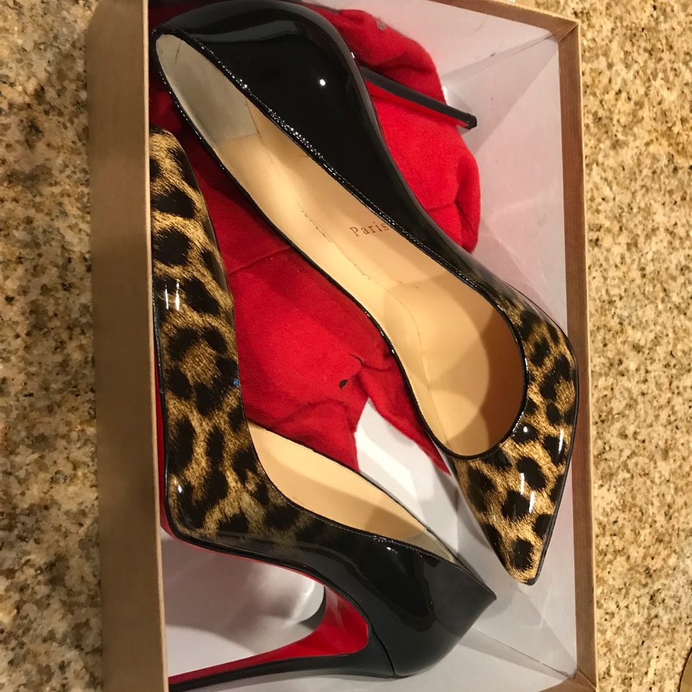 Christian Louboutin size 40 1/2 never worn